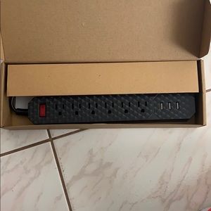 Poweradd 6 Outlet surge 3 USB port power 6 ft cord